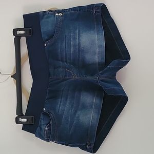 Maternity shorts